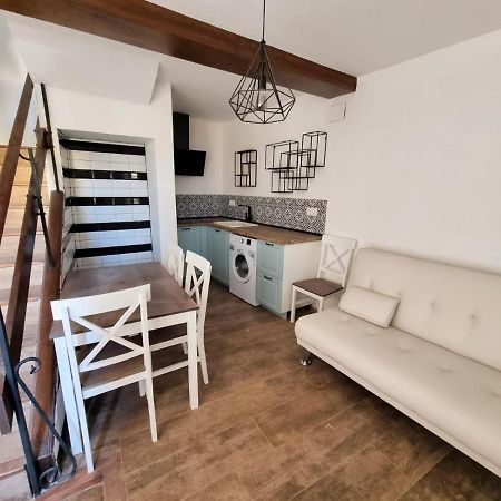 Casa Iulia Hotel Haro Bagian luar foto
