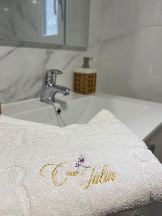 Casa Iulia Hotel Haro Bagian luar foto