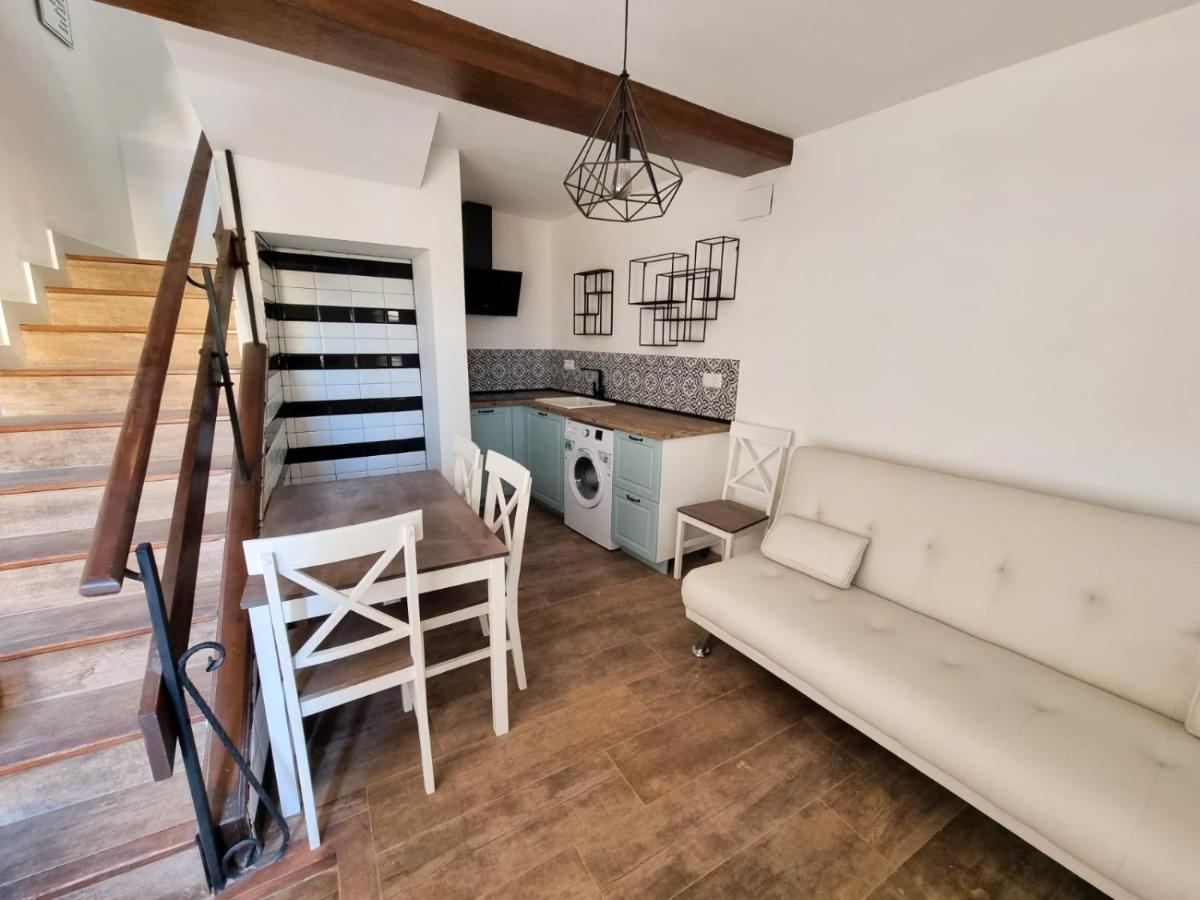 Casa Iulia Hotel Haro Bagian luar foto