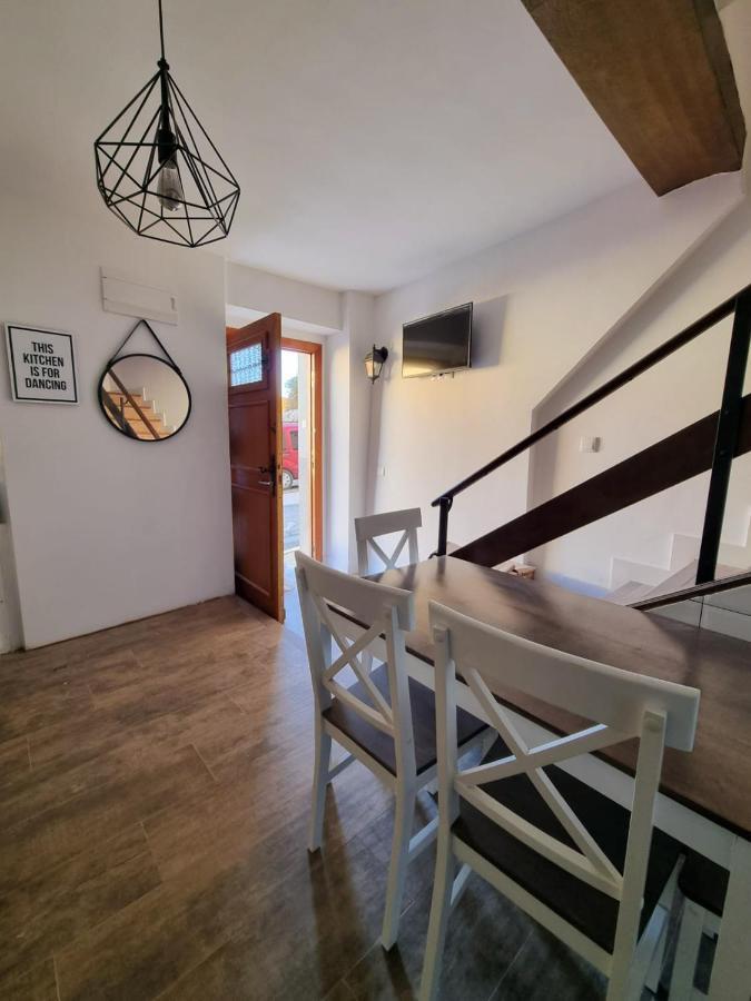 Casa Iulia Hotel Haro Bagian luar foto