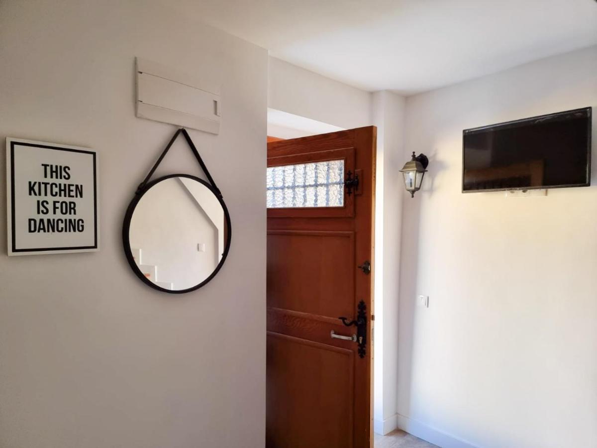 Casa Iulia Hotel Haro Bagian luar foto