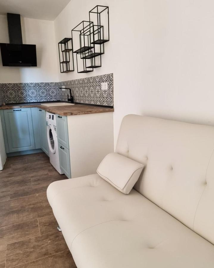 Casa Iulia Hotel Haro Bagian luar foto