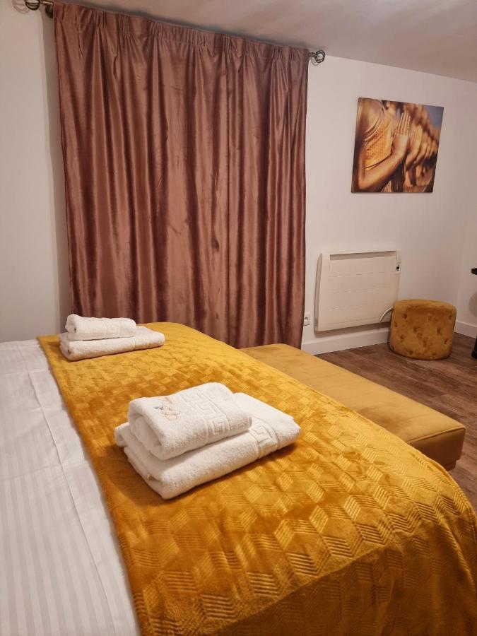Casa Iulia Hotel Haro Bagian luar foto