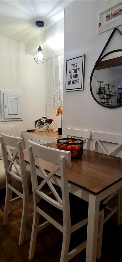 Casa Iulia Hotel Haro Bagian luar foto