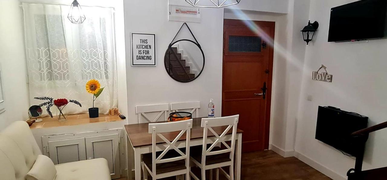 Casa Iulia Hotel Haro Bagian luar foto